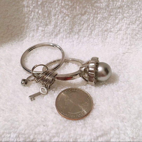 Faux Gray Grey Black Pearl Key Purse Charm Chain NEW Keychain RED BANNER - Picture 3 of 8